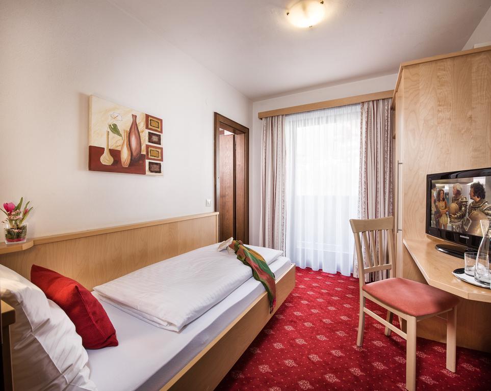 Pension Haus Am Dorfplatz Flachau Pokój zdjęcie